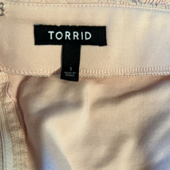 Lined Blush Pink Lace Pencil Skirt - Torrid Size 1 Plus - Picture 8 of 8